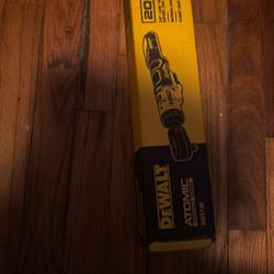 Dealt Atomic Compound Series 20 V New