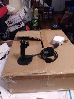 PLAYSTATION BLUETOOTH EAR BUD & CHARGER