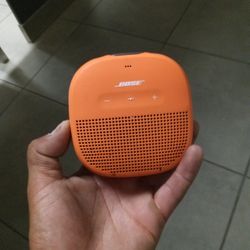 Bose Micro Mini Soundlink Like New 