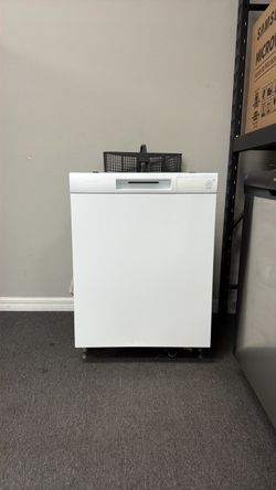 Dishwasher white