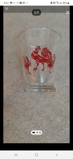 Crowing red roosters juice glasses