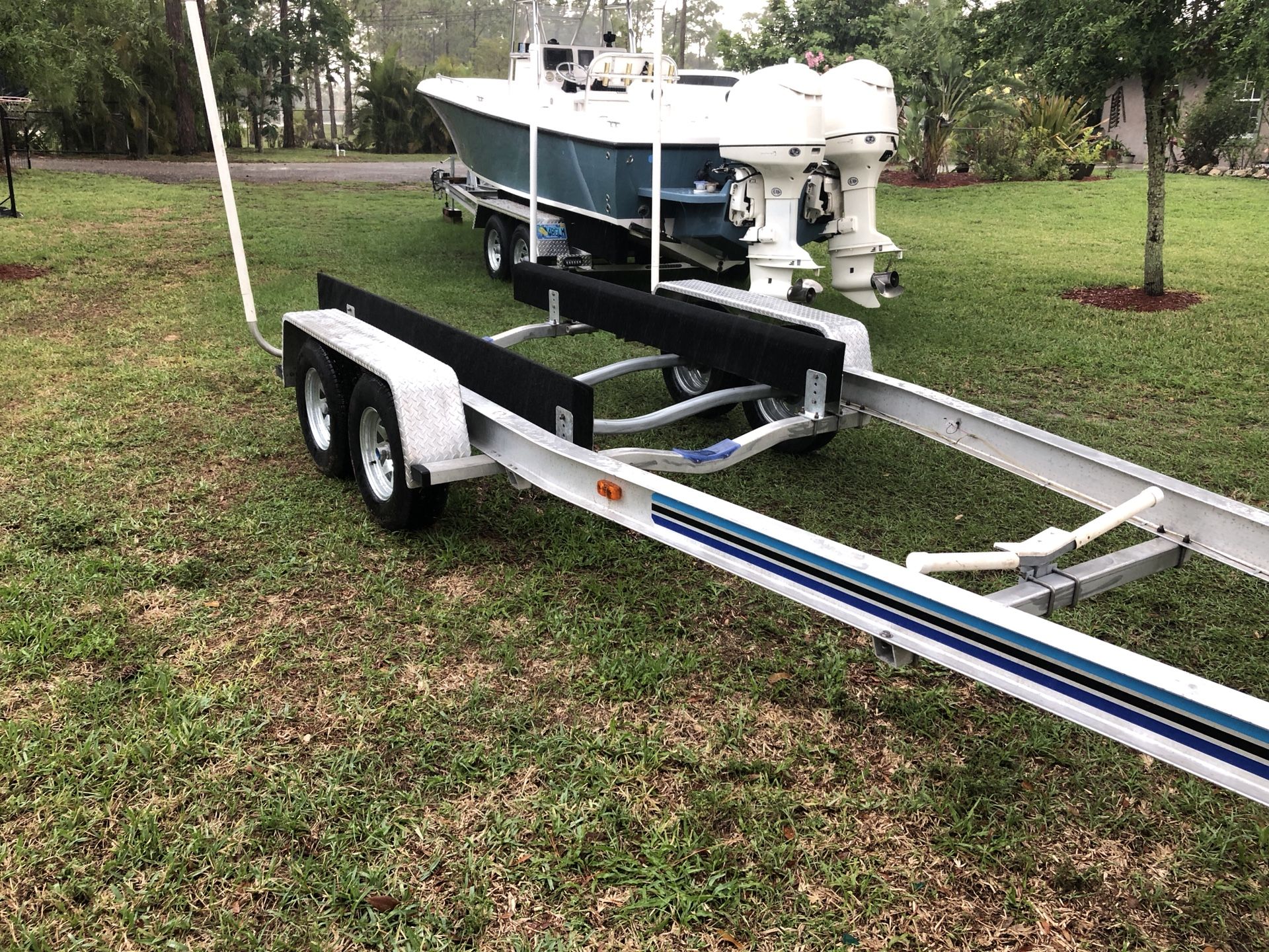 2005 Loadmaster 25-27 aluminum boat trailer