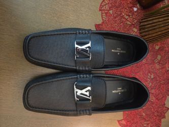 AUTHENTIC LV MEN SHOES size 11