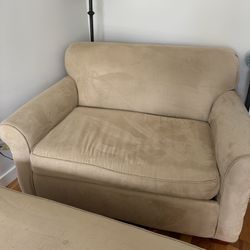  Chair With Ottoman (Pulls Out Into A Bed)