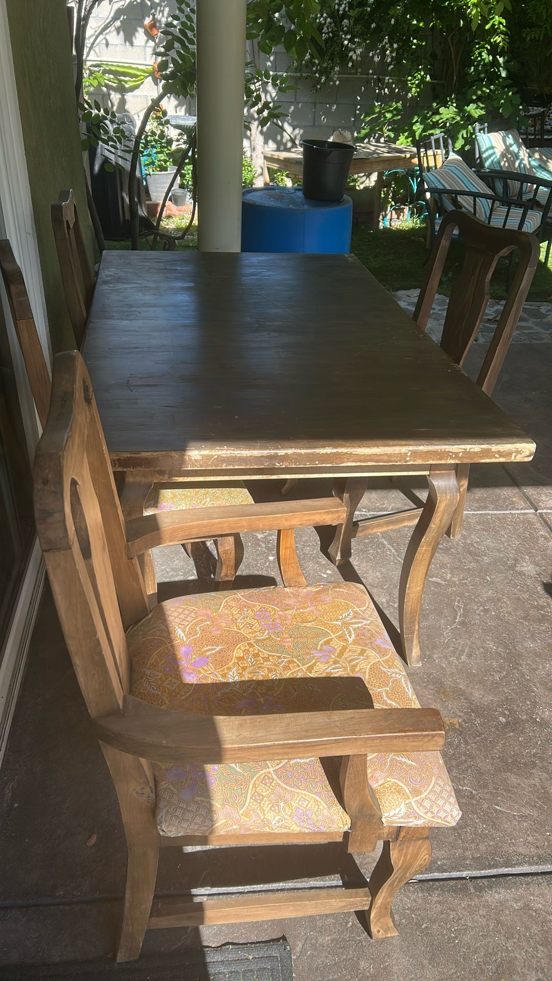 Mesa Con Cuatro Sillas