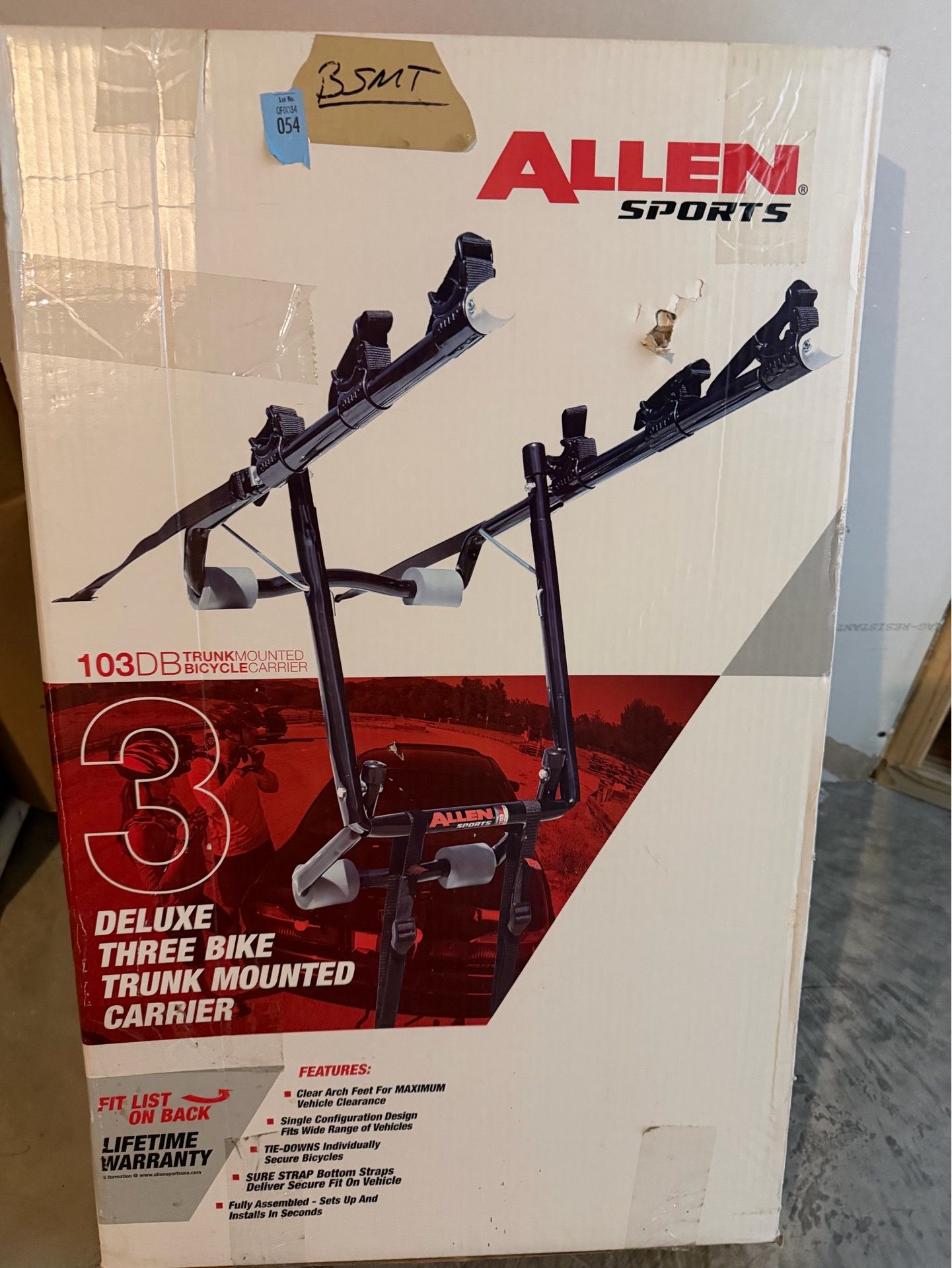 Deluxe three bike trunk mounted carrier
