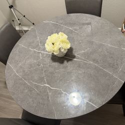 Dining Table And  4 Chairs 