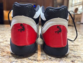 Shaq Basketball Shoes Size 5