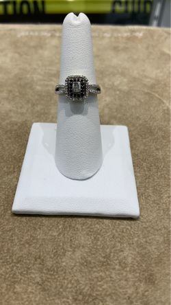 10KT White Gold Diamond Ring