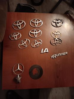 Toyota, Mercedes car emblems