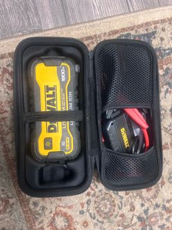 Dewault 1800 car jumper