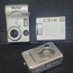 Lot of 3 digital cameras, Fujifilm Vivitar Minolta - No Working Parts/Repair 