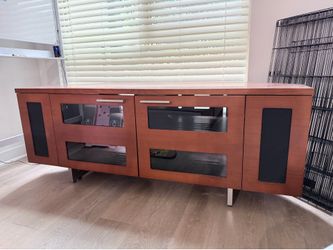 Entertainment stand / console