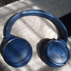 JBL headphone Speakers