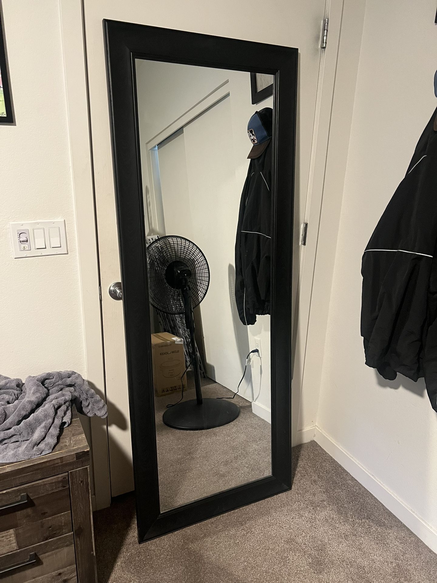 Full Body 27x70 Black Mirror