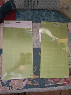 Cricut StandardGrip Cutting Mats – Set of 2
