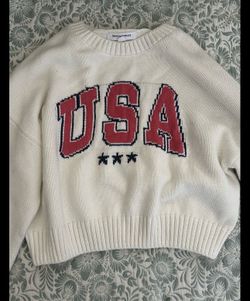 Women’s 4th of July or World Cup “USA”  Size Medium soft sweater