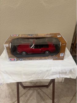 Motor Max “Timeless Classics”1964 1/2  Ford Mustang 1:18 scale