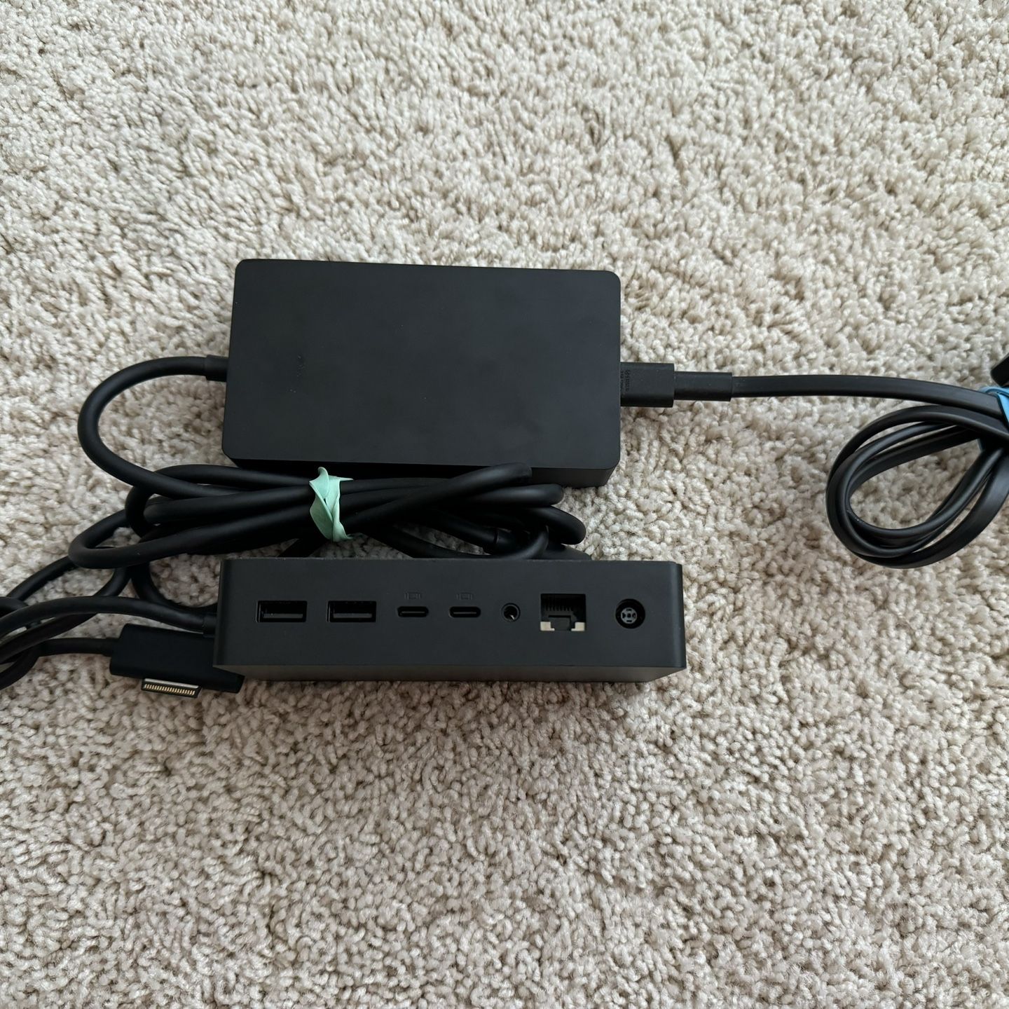 Microsoft Surface Dock 2/Model 1917+1931 【公式通販】