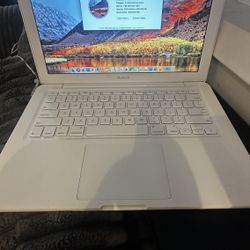 Apple Macbook 13”