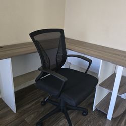 Office Chair / Height Adjustable Chair