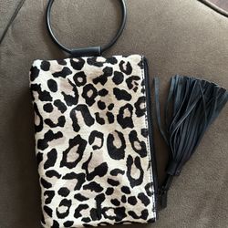 Thacker leopard wristlet