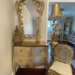 Very  Gorgeous Dresser with the mirror