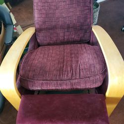 Super comfy Lazy Boy type arm chair USA made