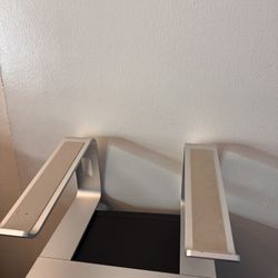 Laptop stand 