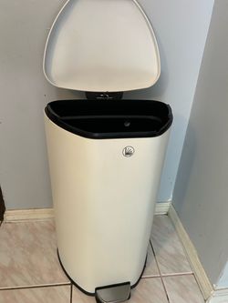 Trash can