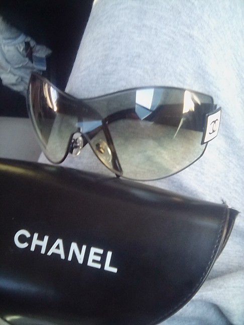 Chanel Sunglasses for women for Sale in Hinsdale, IL - OfferUp