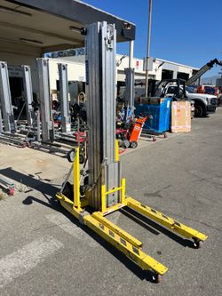 Sumner 24’ Material Lift