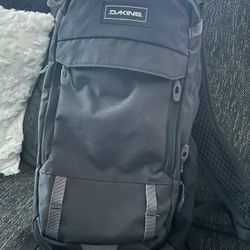 Dakine Syncline Backpack