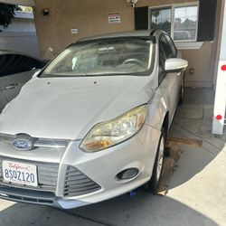 2014 ford focus Se 