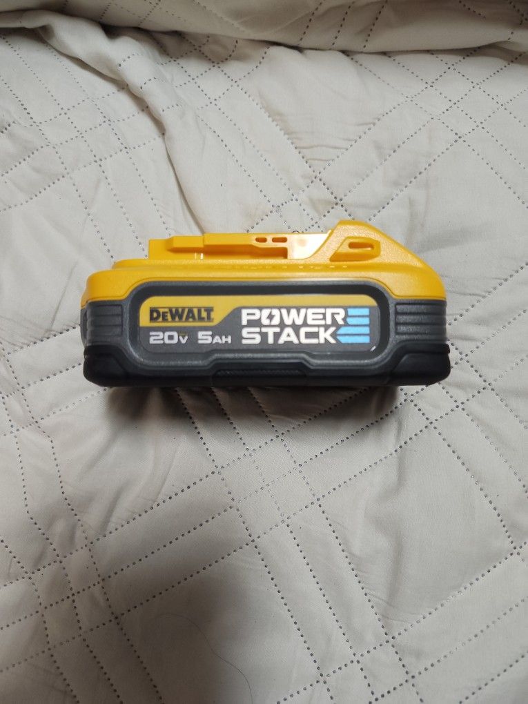 Dewalt 20v 5ah Power Stack New