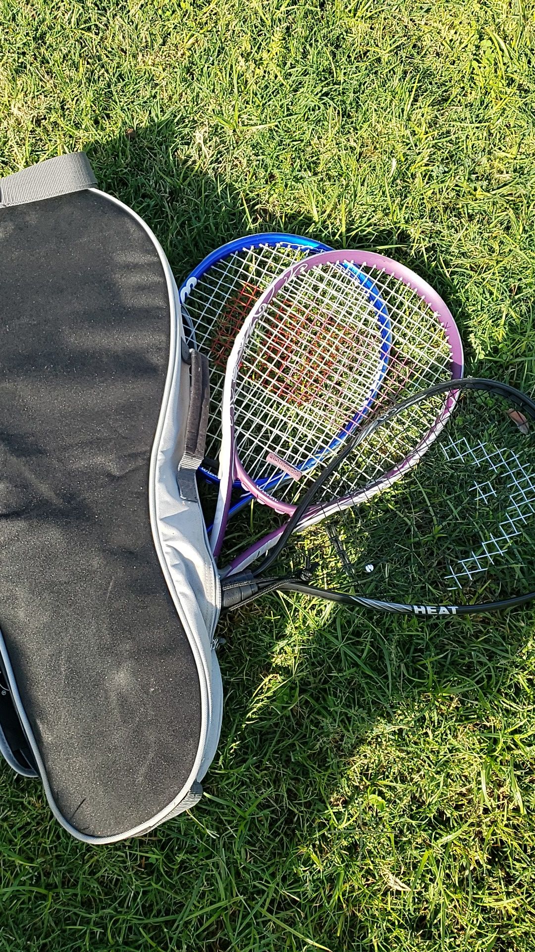 Tennis/racquetball racket