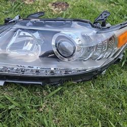 2013 Lexus es350 Headlights