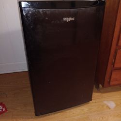 Whirlpool Mini  fridge