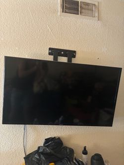 40 in Samsung LED Smart TV. With TV Wall -Mount