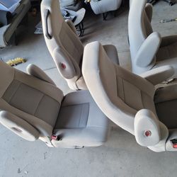 Ford Ecomoline  2007 Seats 