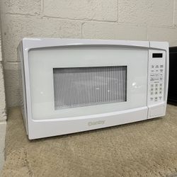 White Microwave Brand New In Box With Warranty 