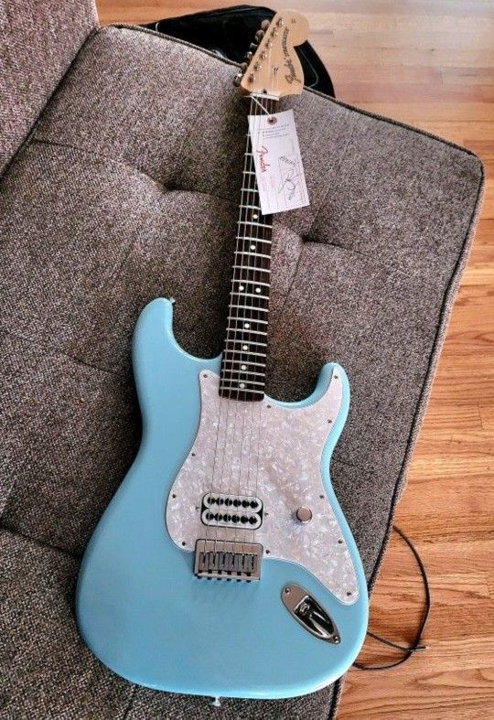 Fender Stratocaster - Tom DeLonge (Blink 182) Limited Edition - Daphne Blue