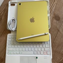 Apple iPad 10th Generation 256GB With Keyboard case and Pencil