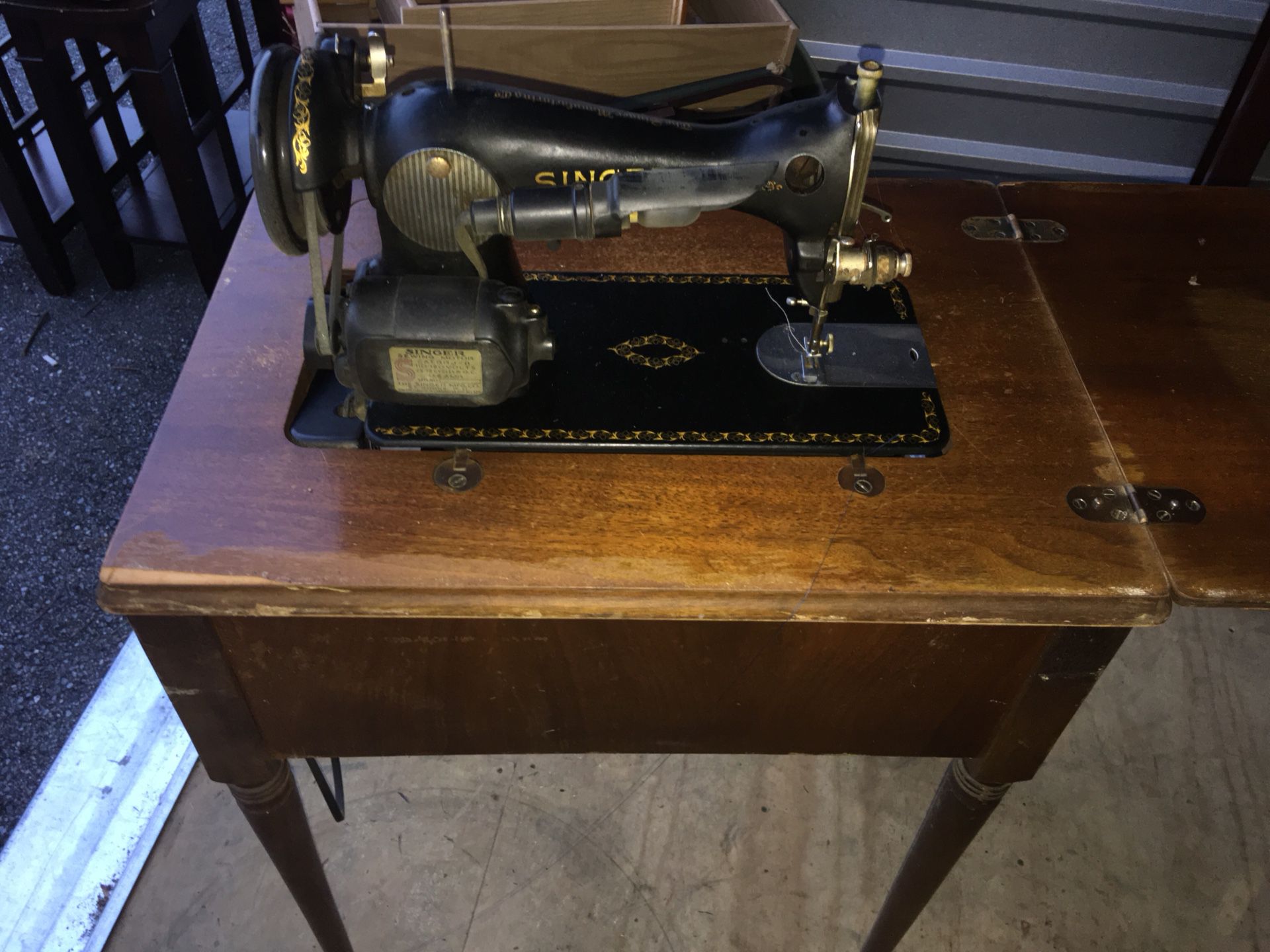 Antique Singer sewing machine & built into table WORKS