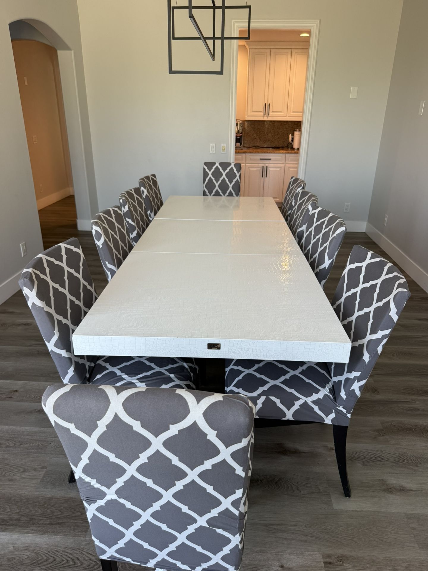 A&X Skyline White Crocodile Extendable Dining Table