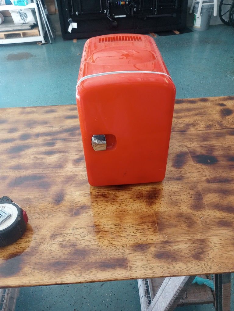 Portable Mini Fridge Or Cooler 