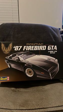 REVELL MODEL CAR KIT (PONTIAC 1987 FIREBIRD GTA)