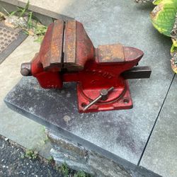 USA  Made Vise. 