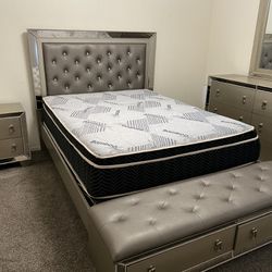 Queen Bed Set For Sale Like New Conditions 