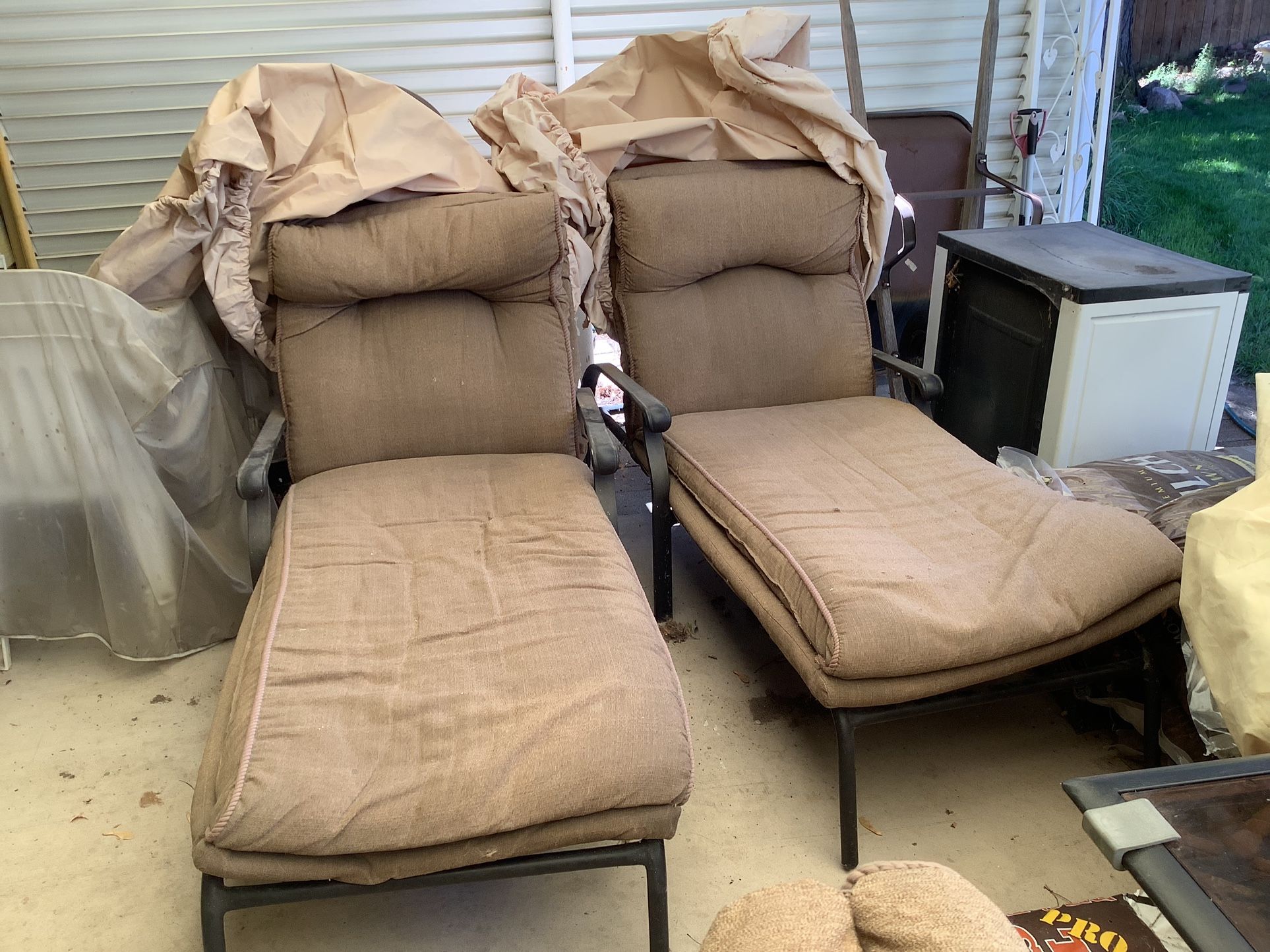 Outdoors Reclineing Loungers